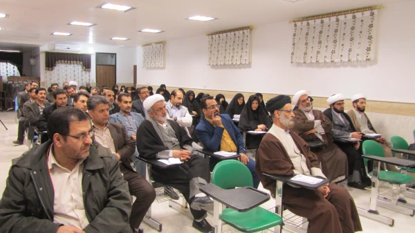 نشست علمی با موضوع نقش و جایگاه مطلوب دانشگاه فرهنگیان در تربیت دینی  با حضور دکتر محمدمهدی اعتصامی