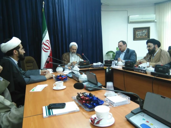 دیدار سرپرست محترم دانشگاه فرهنگیان و مسئول محترم پژوهشکده و مسئولین استانی دانشگاه با آیت الله اعرافی