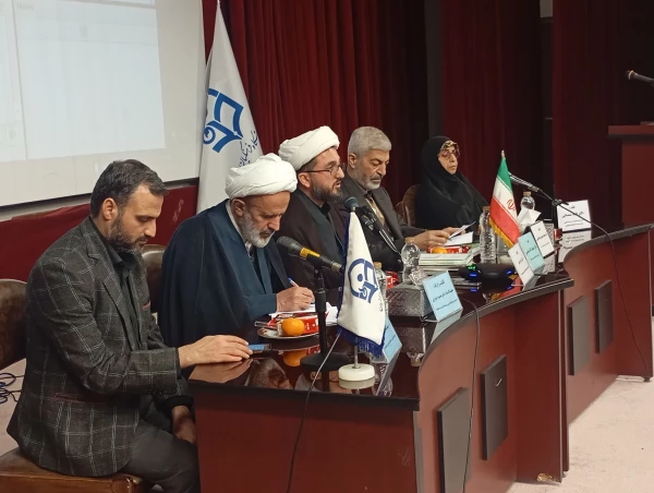  تصاویر جلسه معرفی و نقد کتاب آموزش دینی؛ روش تدریس هدیه های آسمان  7