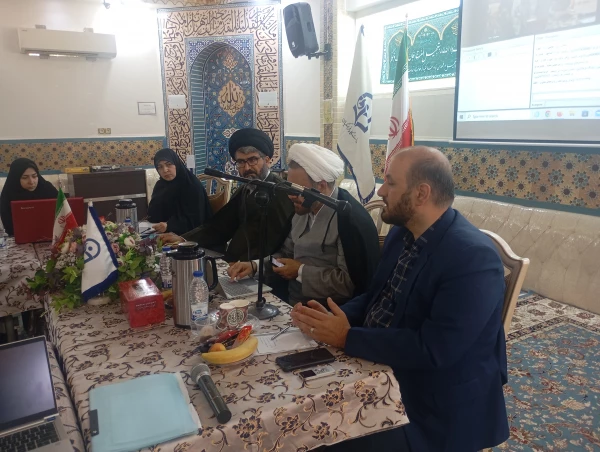 نشست های علمی با موضوع : ارزیابی الگوی چند وجهی نقش معلم با تاکید بر نقد انگاره های معلمی 11