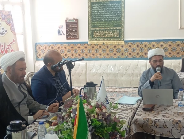 نشست های علمی با موضوع : ارزیابی الگوی چند وجهی نقش معلم با تاکید بر نقد انگاره های معلمی 12