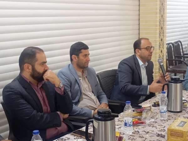 نشست های علمی با موضوع : ارزیابی الگوی چند وجهی نقش معلم با تاکید بر نقد انگاره های معلمی 13