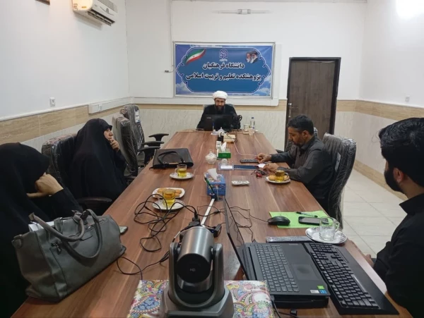 سلسله نشست های تخصصی با عنوان « معلم تحویل آفرین » 3 3