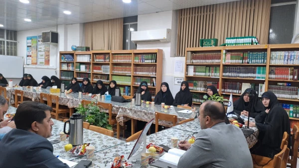 «پیش نشست"تربیت استعماری"همایش ملی ما و غرب درآراء و اندیشه  حضرت آیت الله العظمی خامنه ای مدظله العالی  » 2