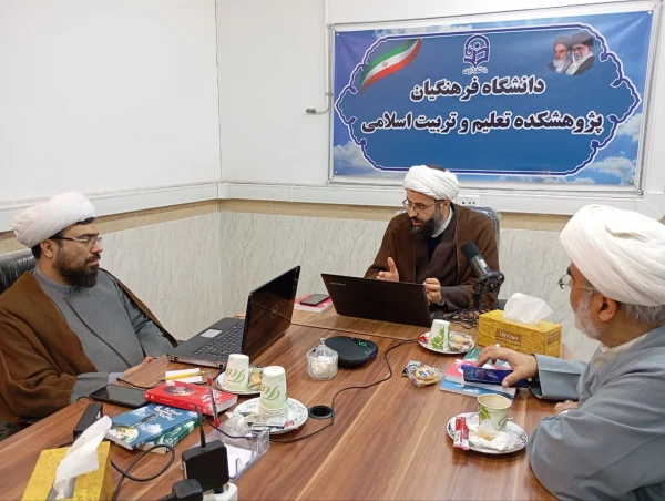  نقد و بررسی مجموعه کتاب های دریچه ای به حقیقت دنیا؛ «جلد دوم: صحنه گردان دنیا» 5